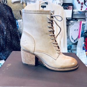 Patrica Nash Bootie- NWT- Ivory